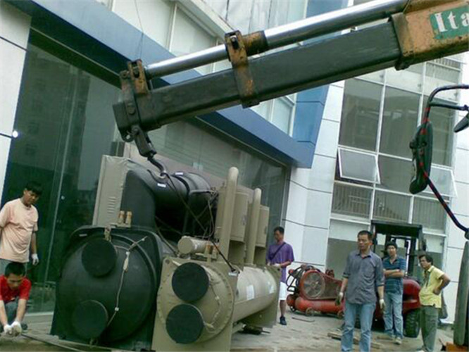 辉南县随车吊和汽车吊的核心区别是什么？哪种更省钱？